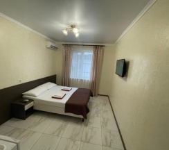 Двухместный номер Standard с балконом и с красивым видом из окна двуспальная кровать в Мускат