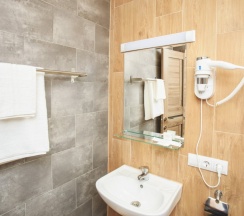 Двухместный номер Standard с видом на город двуспальная кровать в У медового моста