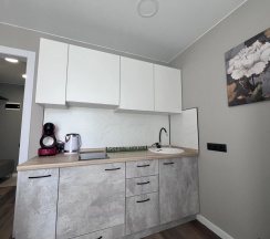 Апартаменты с балконом и с красивым видом из окна в Skazka Green House