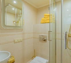 Двухуровневая студия для троих в Цветной Петербург дом художников