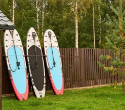 Коттедж с террасой и уличным джакузи в Ялкала