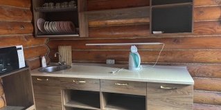 Новоабзаково: Апартаменты Усадьба Еловое