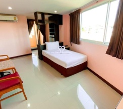 Трёхместный люкс в AA Pattaya Ville