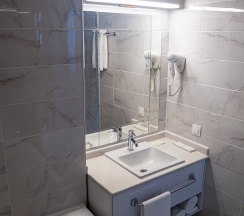 Двухместный номер Plus Premium двуспальная кровать в Almaty