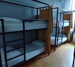 Нижнее место в мужском 6ти местном номере №405 в Bla Bla Hostel