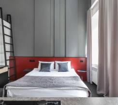 Двухуровневая студия с двумя двуспальными кроватями в Greenfeel Smolensk