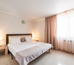 Двухкомнатный номер на трех-четырех гостей с видом во двор (корпус К) в Оптимист