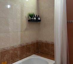 Номер стандарт эконом с 2 односпальными кроватями (без окна) в Дисней