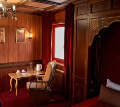 Номер люкс Махарадж в Здрава дача