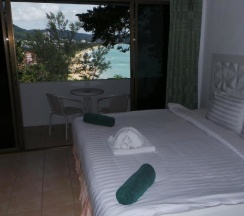 Номер Deluxe рядом с пляжем в On The Hill Karon Resort