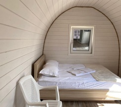 Коттедж премиум с 1 двуспальной кроватью (Глэмпинг люкс) в Набережная №1