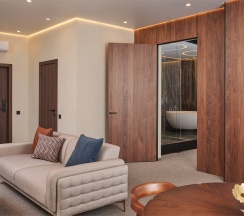 Представительский люкс в AurA City Hotel