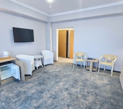 Делюкс просторный с кроватью размера "king-size" в Бригантина