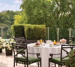 Двухместный люкс Garden двуспальная кровать в Four Seasons Hotel London at Park Lane
