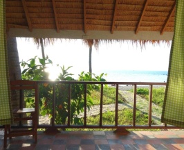 Двухместное бунгало рядом с пляжем двуспальная кровать в Secret Beach Bungalows
