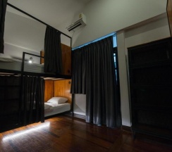 Кровать в общем номере в 4Share Hostel - Adults Only