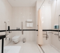 Номер Superior, вид на горы - для людей с ограниченными возможностями в Новотель Резорт и спа Красная Поляна