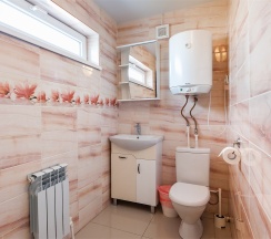 Семейный номер на трех-четырех гостей с большой террасой и видом во двор (корпус К) в Оптимист