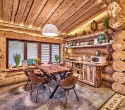 Рубленный дом из кело "Конёк-Горбунок" в Green club family
