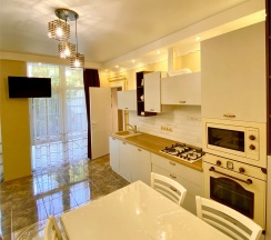 Апартаменты с двумя спальнями в Apart lux