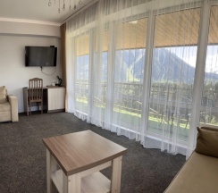 Люкс Superior с балконом и c панорамным видом на горы в Шатун