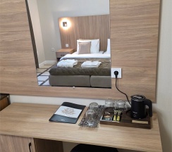 Премиум Люкс с кроватями TWIN/DBL и большой террасой с видом на горы в Цитрус