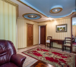 Люкс в Garden Hotel