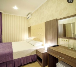 Четырехместный номер в Hare house
