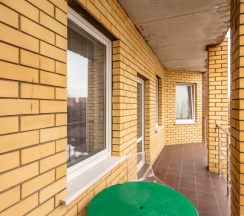 Люкс с балконом и кухонной зоной в Гостевой дом