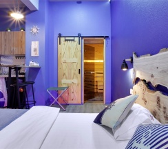 Студия с кухней и с отдельным входом со двора и финской сауной "Леший" (сауна оплачивается отдельно) в Матросский