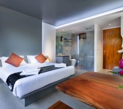 Двухместный номер Deluxe с балконом двуспальная кровать в Kamala Resotel