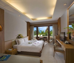 Двухместный семейный номер Deluxe двуспальная кровать в Thai House Beach Resort
