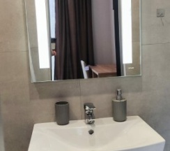 Двухместный номер без балкона с видом на улицу в Amina