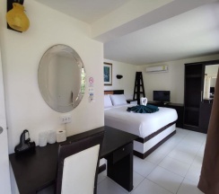 Номер Deluxe рядом с пляжем в On The Hill Karon Resort