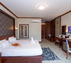 Одноместный номер Deluxe двуспальная кровать в Erawan Hotel