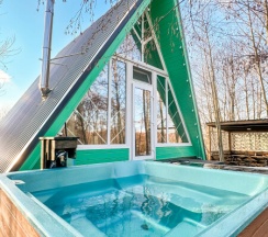 Мятный дом в А у реки