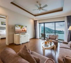 Двухместный люкс Executive с видом на океан (двуспальная кровать) в Vinpearl Resort & Spa Nha Trang Bay