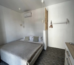Апартаменты с 2 комнатами с балконом и с красивым видом из окна в Higos Hotel