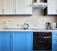 1-комнатные апартаменты улучшенные с 1 односпальной и 2 двуспальными кроватями в Ваш Комфорт Апарт на улице Дмитрия Благоева