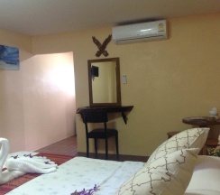 Двухместный номер Standard с балконом двуспальная кровать в Ruan Mai Naiyang Beach Resort