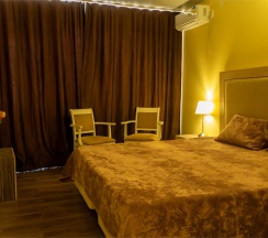 Стандартный номер с балконом на двух гостей и видом во двор (Корпус Б) в Оптимист