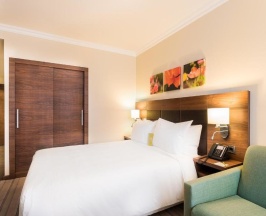 Номер с кроватью King size в Hilton Garden Inn