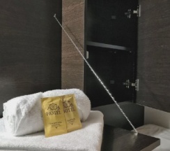 White - Нижнее спальное место в общей комнате  (4 капсулы) в Mariel