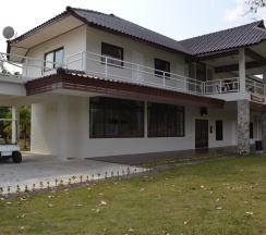 Коттедж с 6 комнатами с балконом в Phudara Resort
