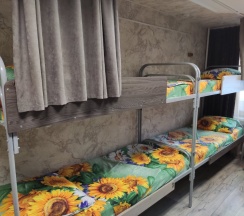 Кровать в общем номере (женский номер) в Подсолнух