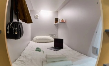 Одноместная капсула Lower в Ingresso Capsule Hotel