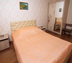 Четырехместный "Семейный" двухкомнатный с большой кроватью и диваном в Комфорт