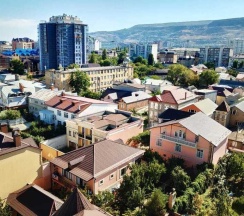 М.Горького 85Б. 2-комн.кв., 9-этаж, 121 в АнтиОтель