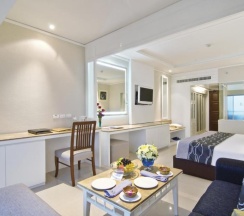 Двухместный люкс Mini Plus с видом на море двуспальная кровать в Royal Cliff Beach Hotel Pattaya