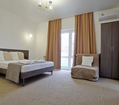 Стандартный семейный двухкомнатный номер с террасой в Белое солнце